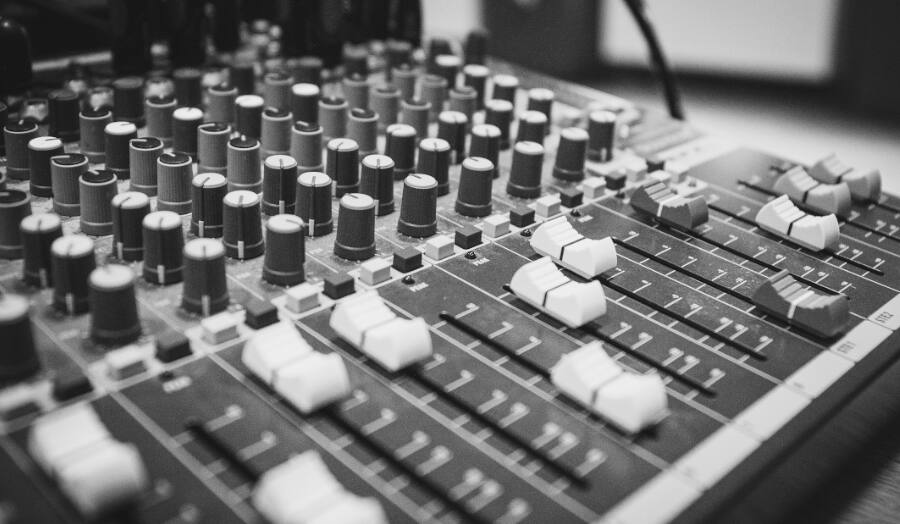 ¿Estás dejando de escuchar pequeños sonidos sin darte cuenta?